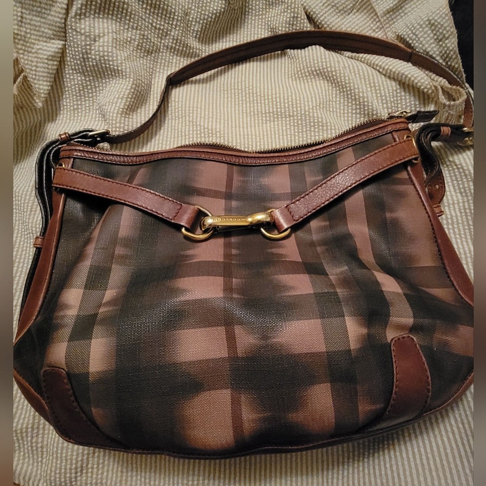 Burbery Purse EUC ( vintage / rare)
